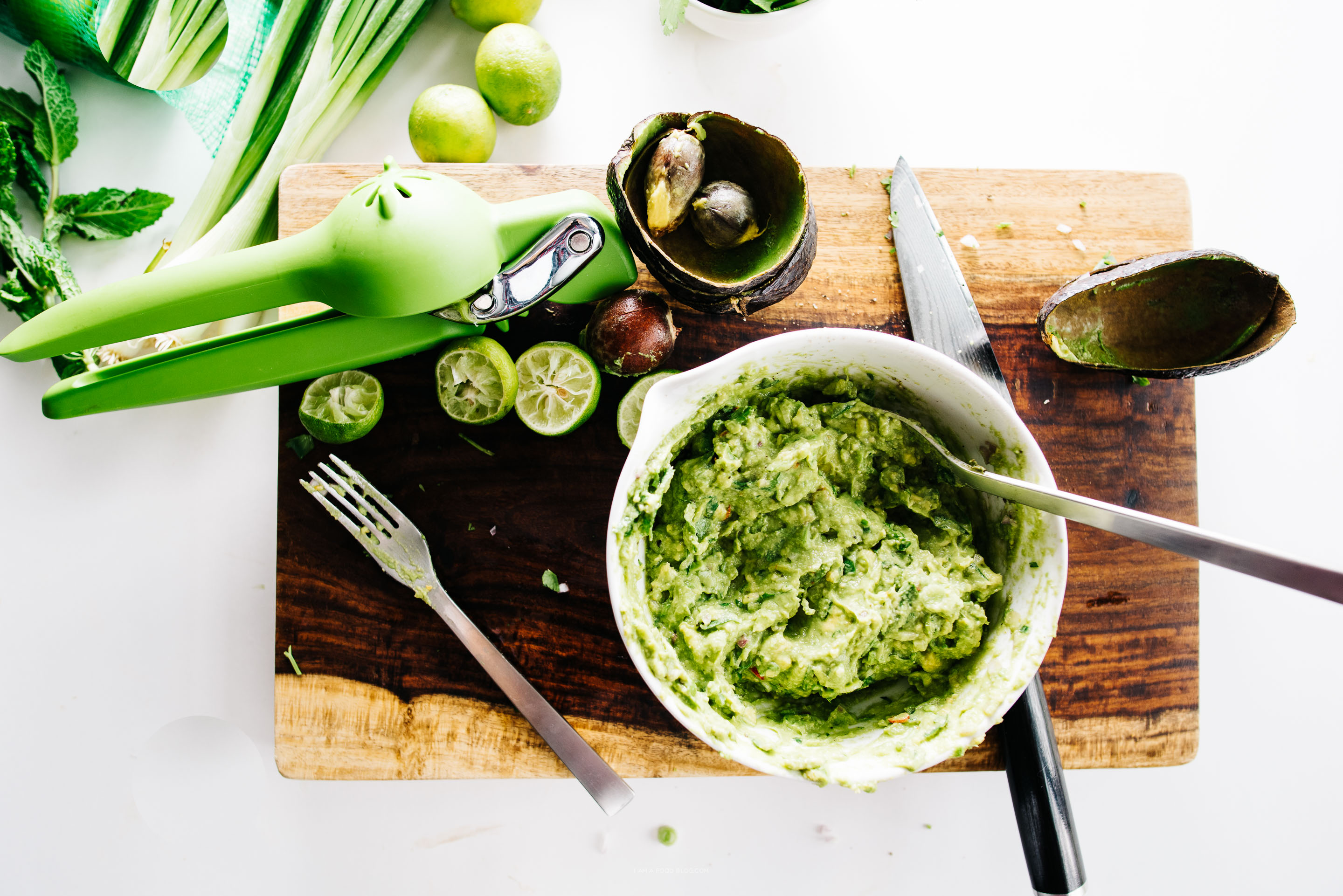 how to make guacamole - www.iamafoodblog.com