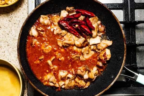 making kung pao chicken | www.iamafoodblog.com